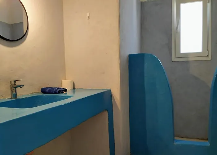 Stouki Seaview House *