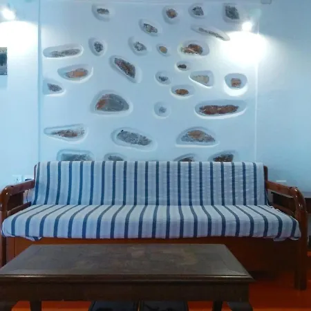 Semesterbostad Stouki Seaview House *